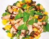Straccetti di pollo con mango, ananas e semi di zucca