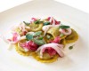 Tortelli ai carciofi con calamari, cipolla rossa e maggiorana